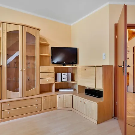 Two-level With Parking Near Downtown By Renters Karpacz