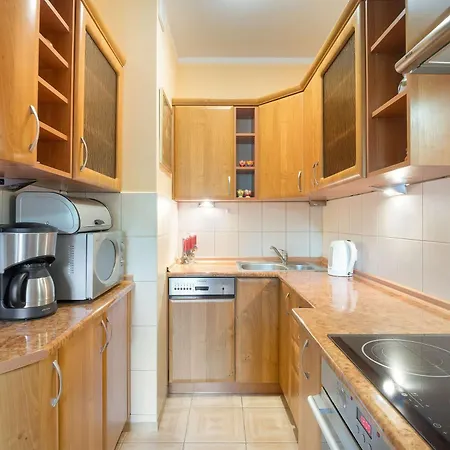Two-level With Parking Near Downtown By Renters Appartamento *