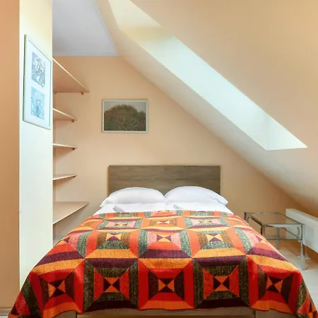 Two-level With Parking Near Downtown By Renters Karpacz