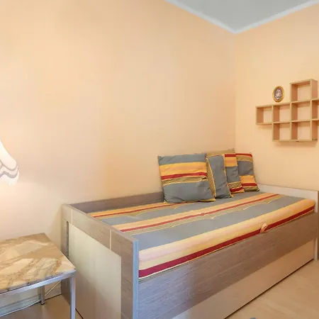 Lägenhet Two-level With Parking Near Downtown By Renters *